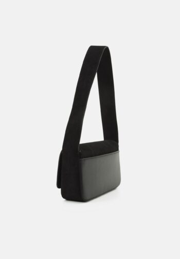 Karl_lagerfeld_Kesential_flap_02